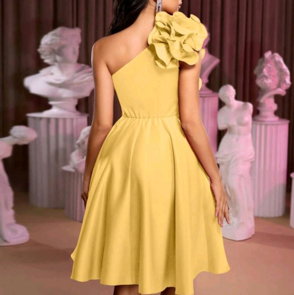 Lovelzi Women Elegant Romantic Satin Pleated One Shoulder Exaggerated 3D Floral - Picture 3 of 5